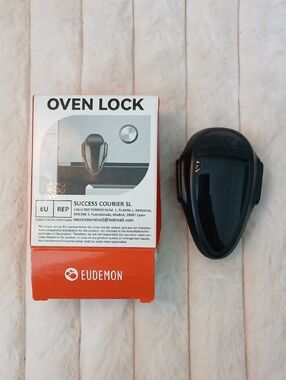 1 Pack Childproof Oven Door Lock, Oven Front Lock Easy to Install & Heat-Resist.